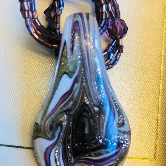 Handcrafted Glass and bead necklace - Picture 5 of 7